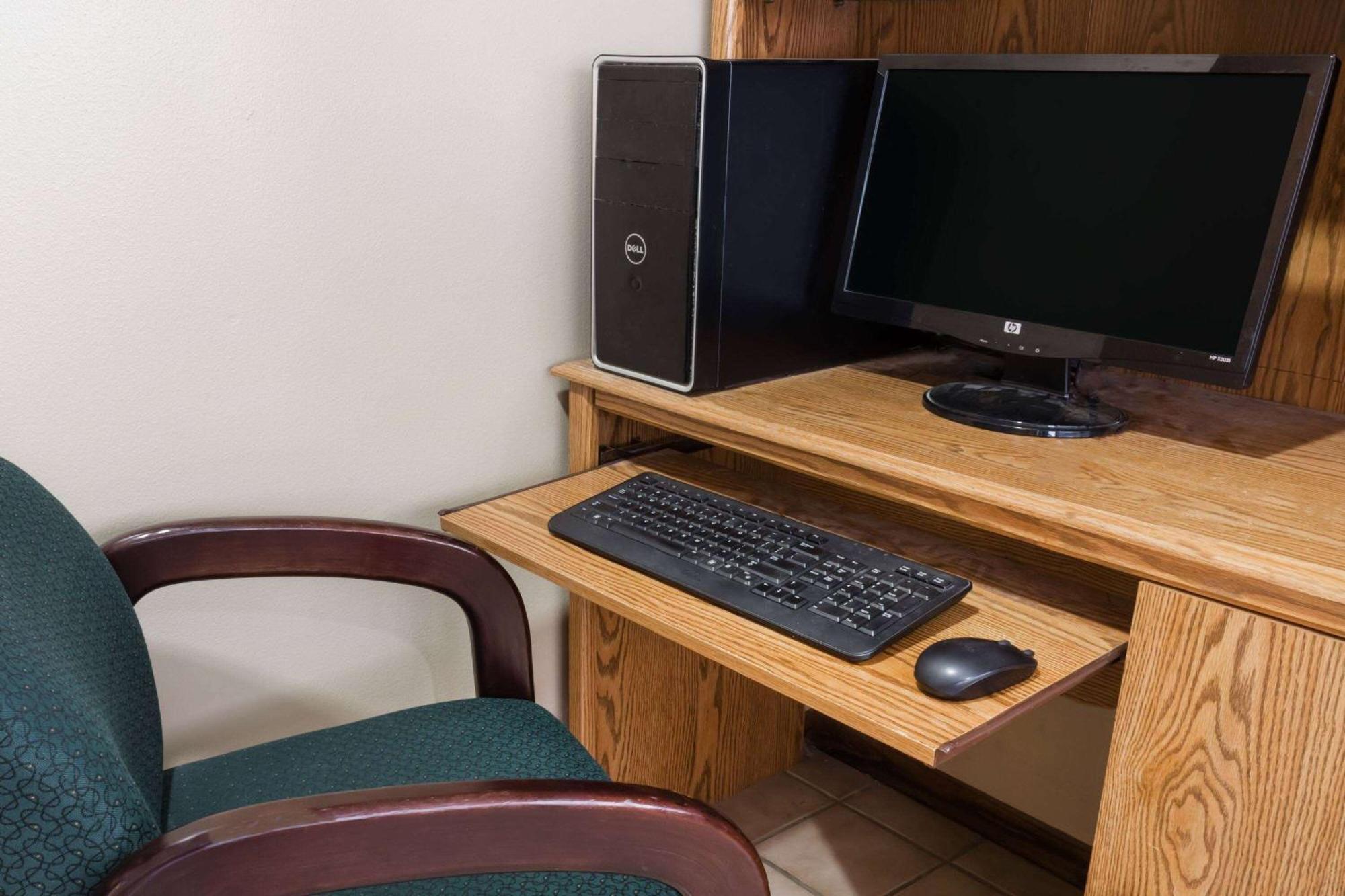 Americinn By Wyndham Columbus Wisconsin Екстер'єр фото