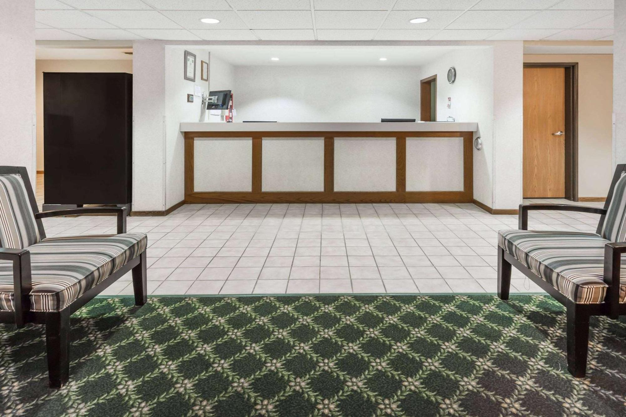 Americinn By Wyndham Columbus Wisconsin Екстер'єр фото